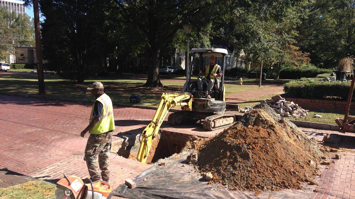 Inquirer: Sinkhole prods city to watch sewers 