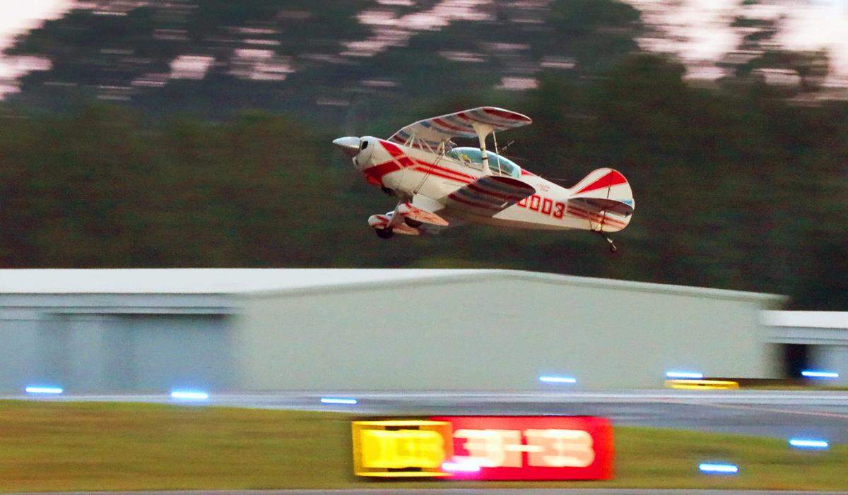 Pilot Marty Flournoy and passenger Grace McClung, a reporting intern at the Ledger-Enquirer, take off from the Columbus Airport. 