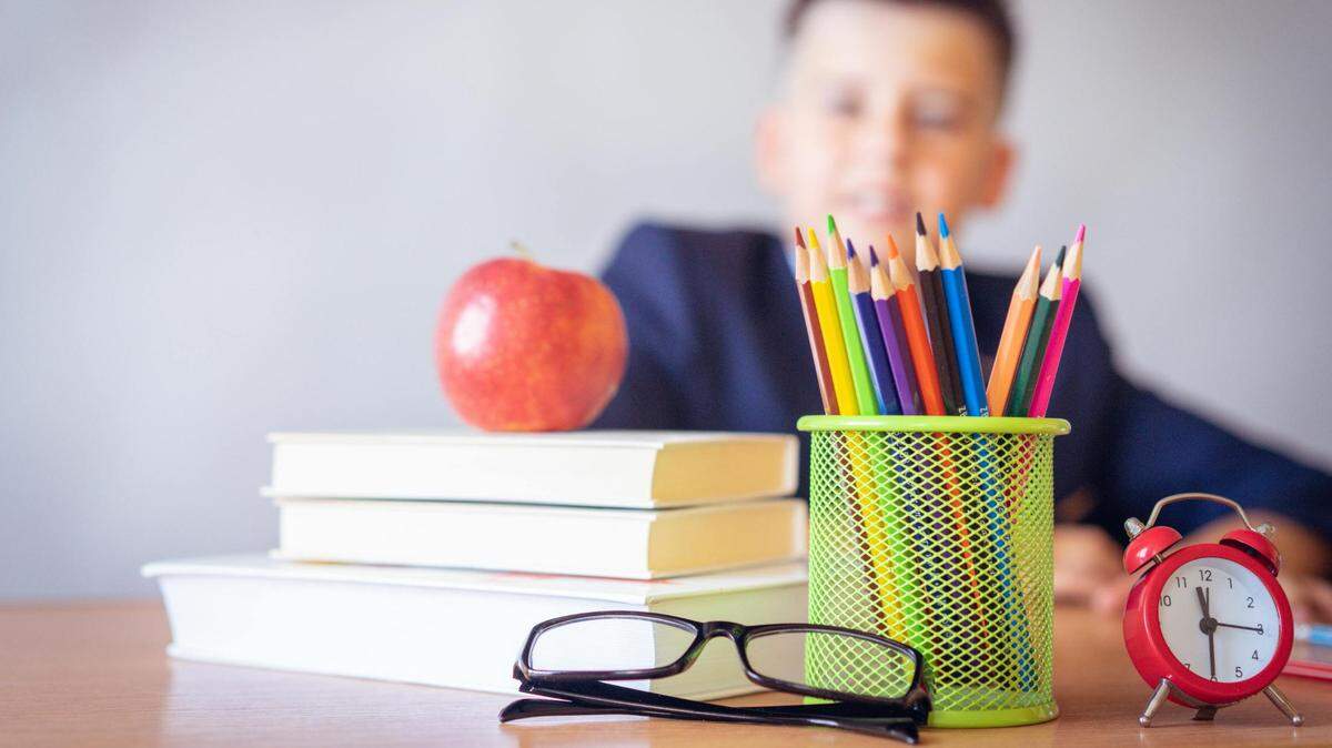 https://www.pexels.com/photo/boy-looking-on-a-tidied-desk-2781814/