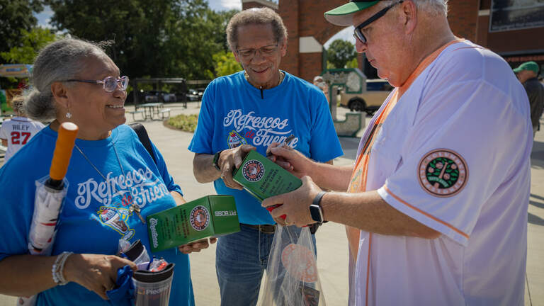 Columbus Clingstones honor ‘local legend’ for his reporting and passion