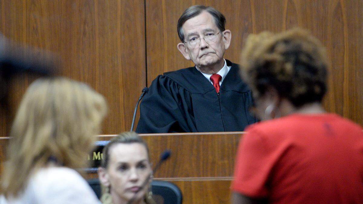 Judge Ron Mullins listens to Suzette Ragland’s, mother of Deonn Carter, testimony at the sentencing hearing of Tyquez Darnell Davis who was found guilty of felony murder in the 2016 shooting of Deonn Carter.