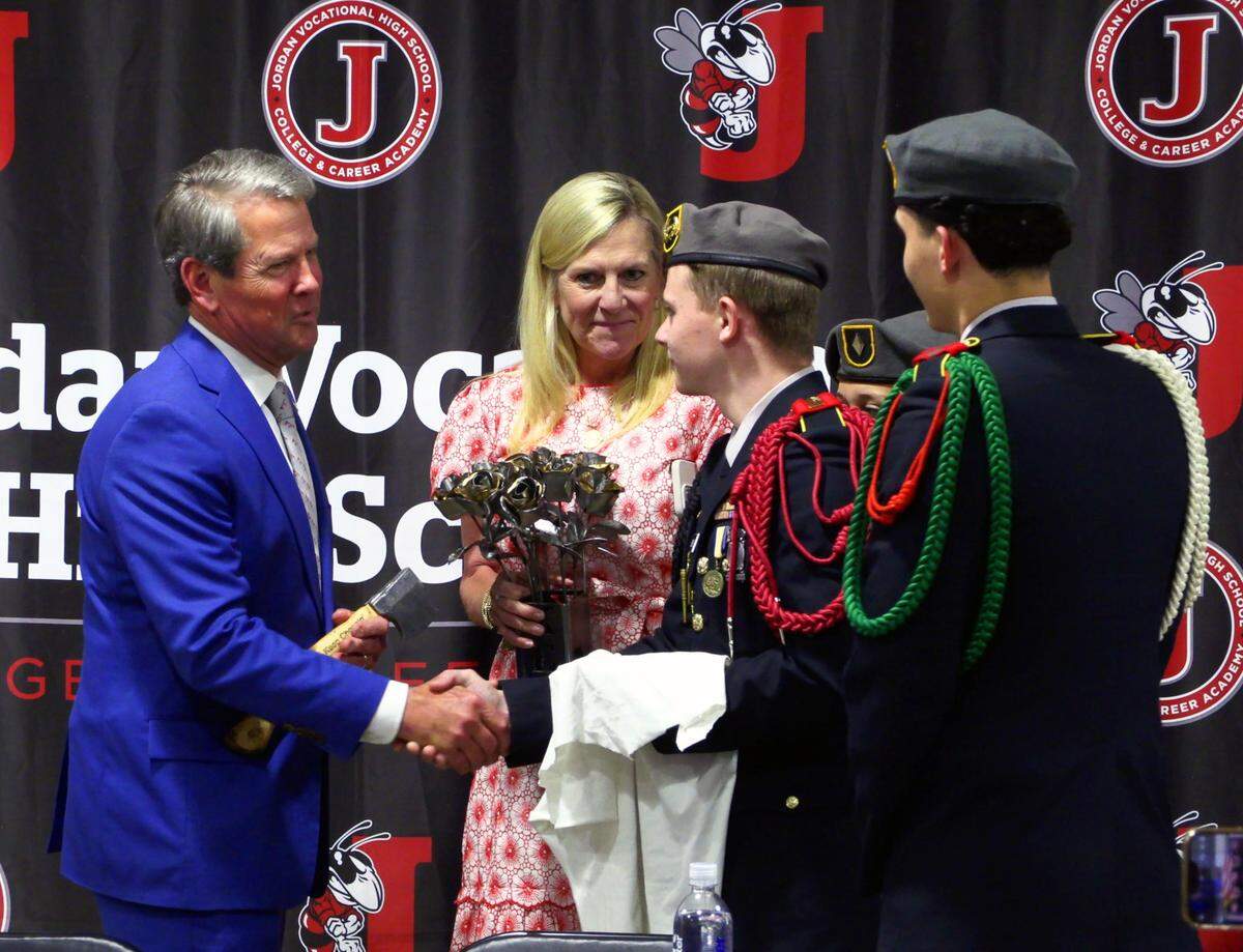 Jordan Vocational High School hosted Governor Brian Kemp on Thursday as he was in Columbus signing a series of bills promoting workforce development and economic opportunity. Kemp was joined by First Lady Marty Kemp, members of the General Assembly and local leaders in the school’s mechatronics lab.