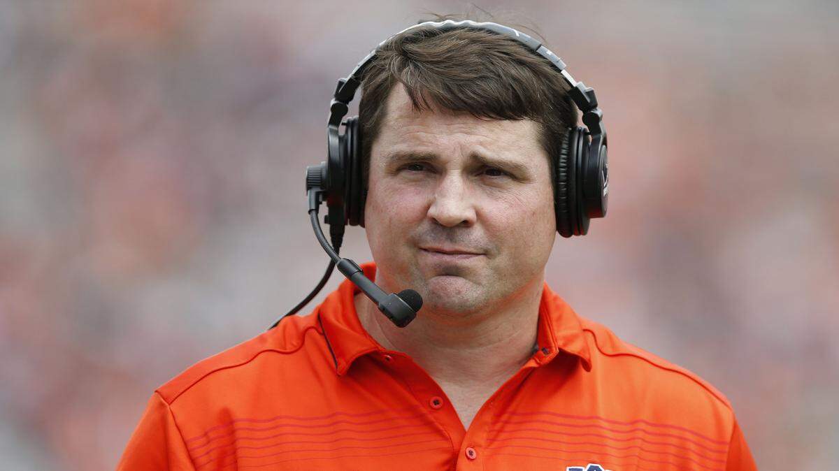 BRYNN ANDERSON/Associated PressAuburn defensive coordinator Will Muschamp walks around the football field in the first quarter during their spring football game April 18 in Auburn, Ala.