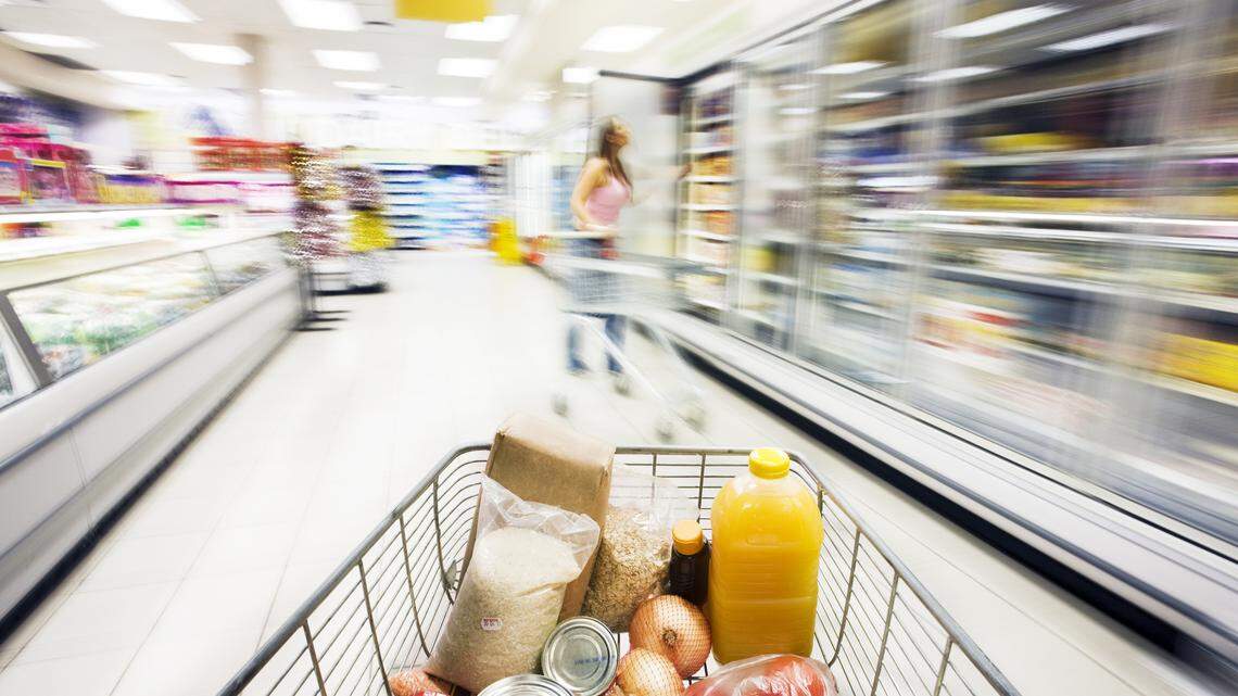 You drive to grocery store, but it’s the kids who drive inside it – or so they think