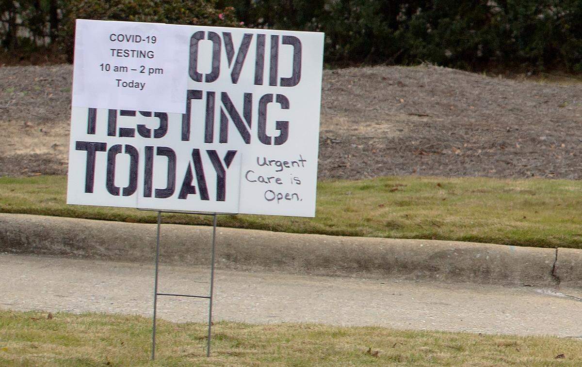MedCare on Whitesville Rd is offering rapid and PCR COVID-19 tests in Columbus, Ga. on Jan. 3, 2022.