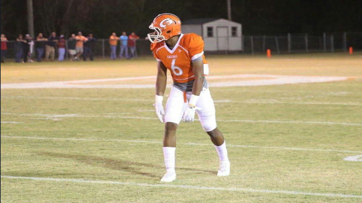 Glenwood wide receiver Cameron O’Neil has been collecting college football scholarship offers on a near-daily basis.