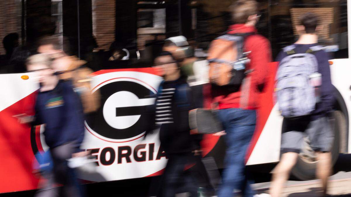 A quarter century after changing to semesters, Georgia legislative leaders are mulling switching the state's university system to quarters.