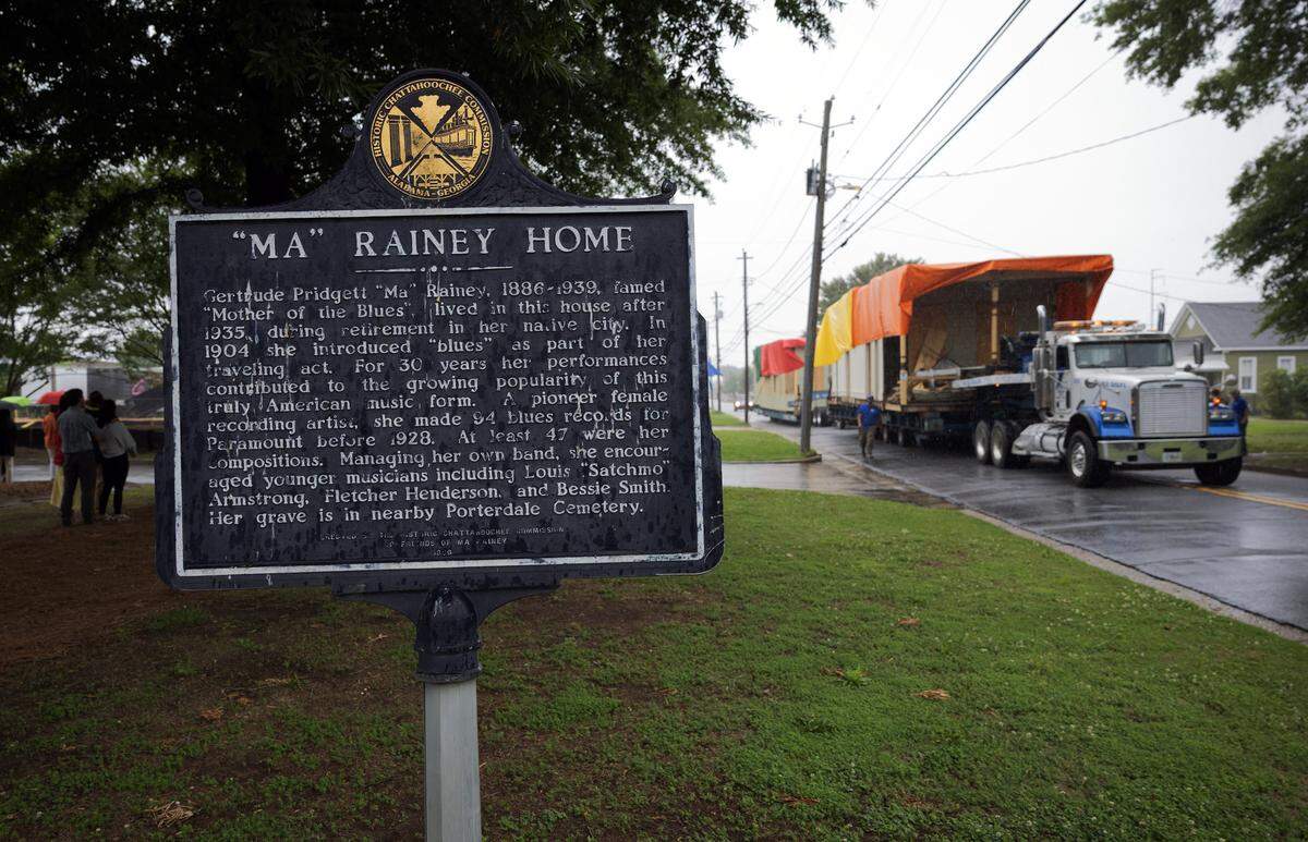 Historic Columbus moved the Alma Thomas House on May 12, 2026, from 411 21st St. in Rose Hill and placed it next to the Ma Rainey Home, 805 Fifth Ave., in the Liberty Heritage Historic District.