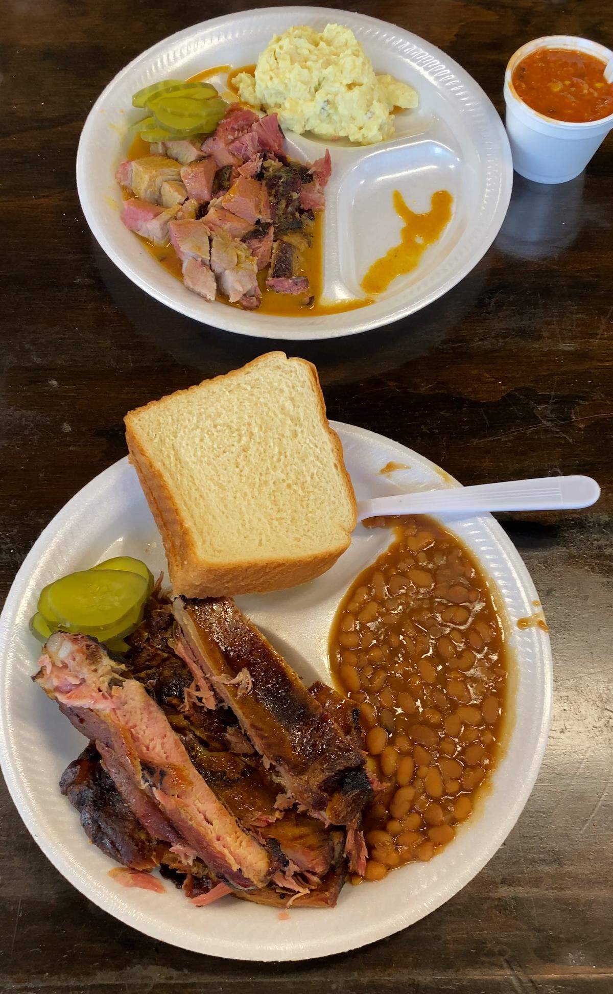 Ledger-Enquirer reporter Kelby Hutchison tried the BBQ plate and ribs at Chicken Comers Bar-B-Que in Phenix City on March 23, 2026.