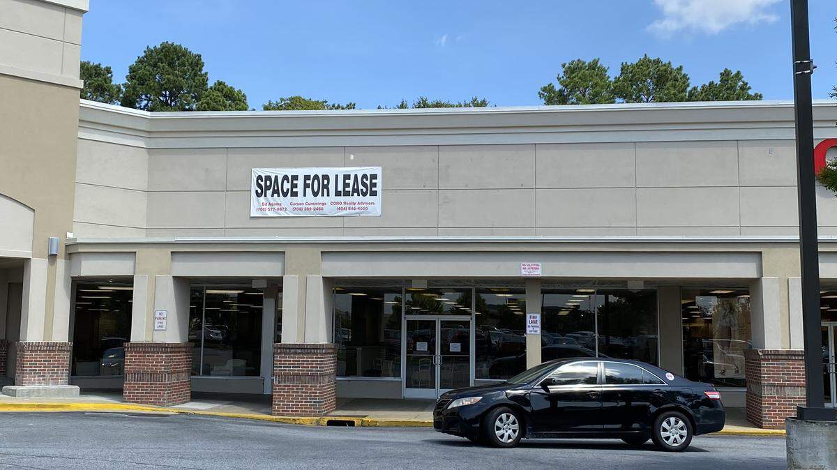 Silver Service GA, a senior move management and liquidation company, will be setting up a “pop up” shop in Cross Country Plaza in September.