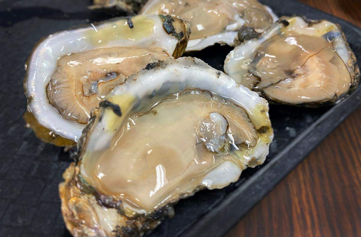 This week’s edition of Foodie Friday features Rosehill Seafood at 2621 Hamilton Rd. in Columbus, where we tried the raw oysters. 07/14/2021