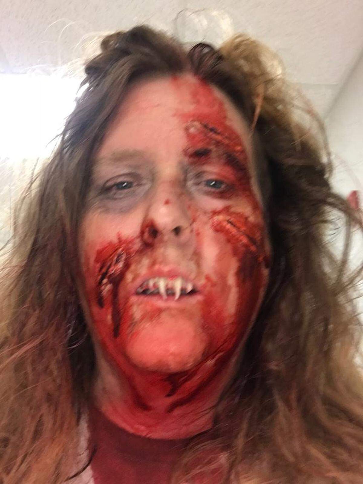 Tew in her full zombie costume.