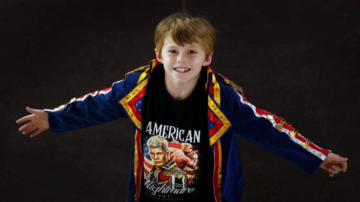 Landon Paris recently got a chance to meet WWE wrestler Cody Rhodes. 03/21/2024