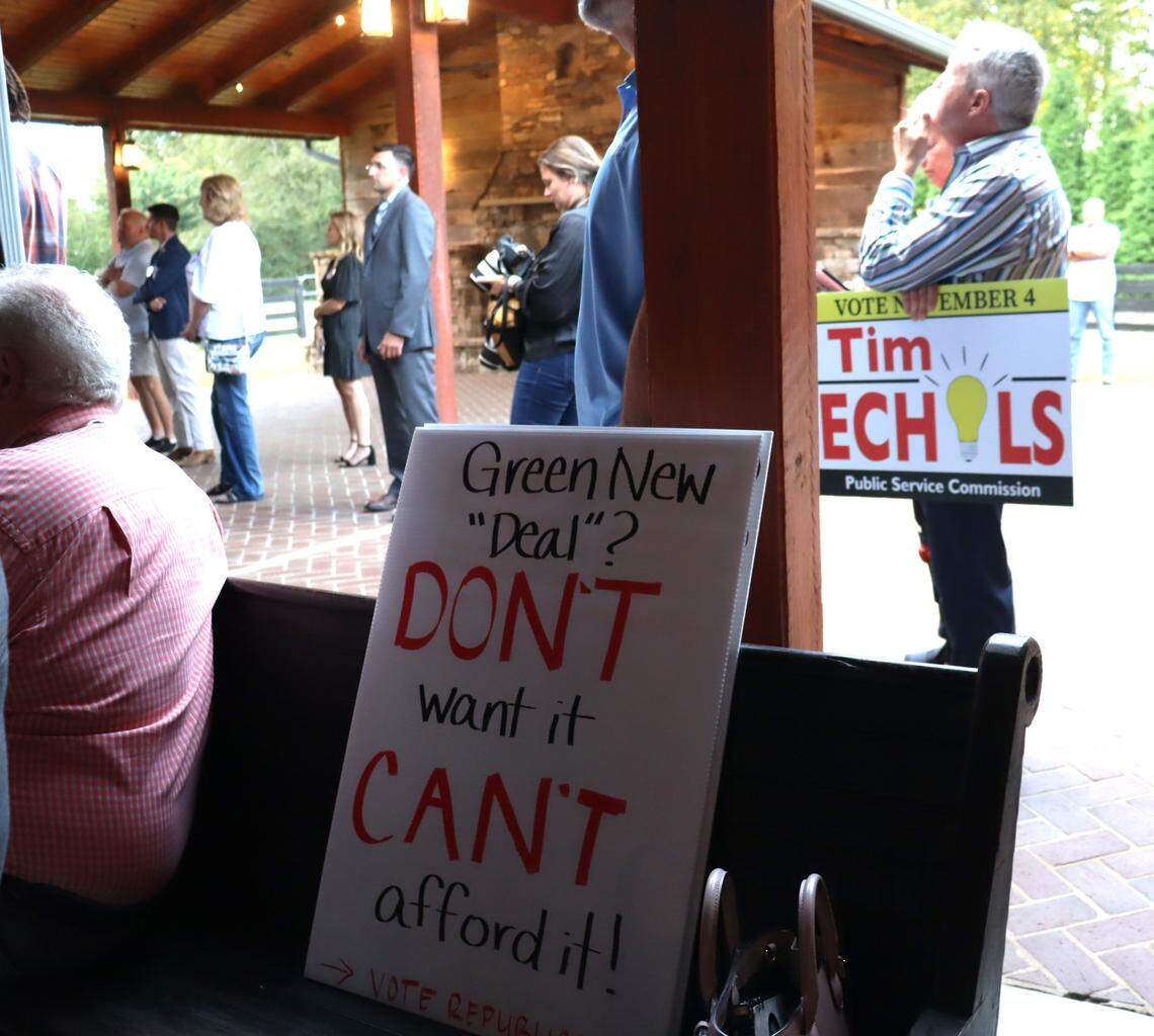 Forsyth County Republican Public Service Commissioner rally signs are pictured in Cumming on Oct. 7, 2025, ahead of early voting for the Georgia PSC election.