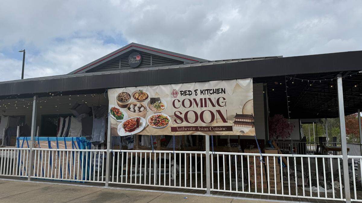 Red 8 Kitchen, 6073 Veterans Parkway, is replacing Mizu Ramen Bar with new management and an expanded menu.