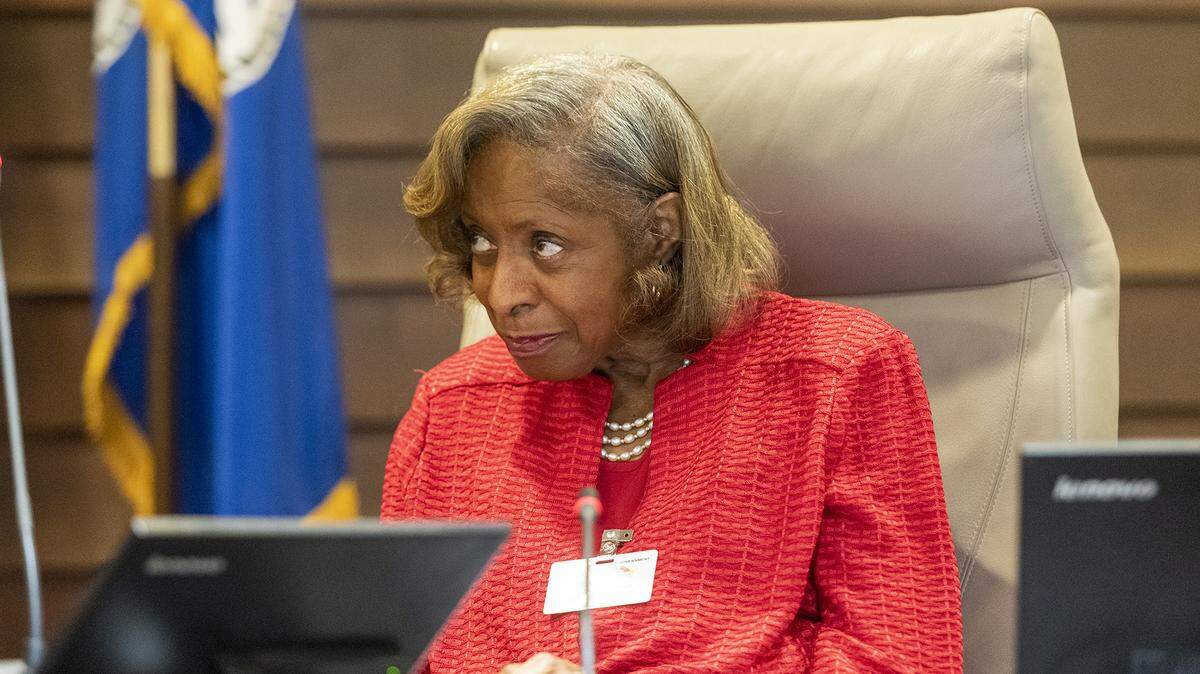Mayor Pro Tempore Evelyn Turner Pugh looks on as the oath of office is administered to Valerie A. Thompson, who is taking the District 4 council seat effective Nov. 1 due to Pugh’s retirement from council. Pugh’s last meeting was Tuesday, Oct. 29, 2019.