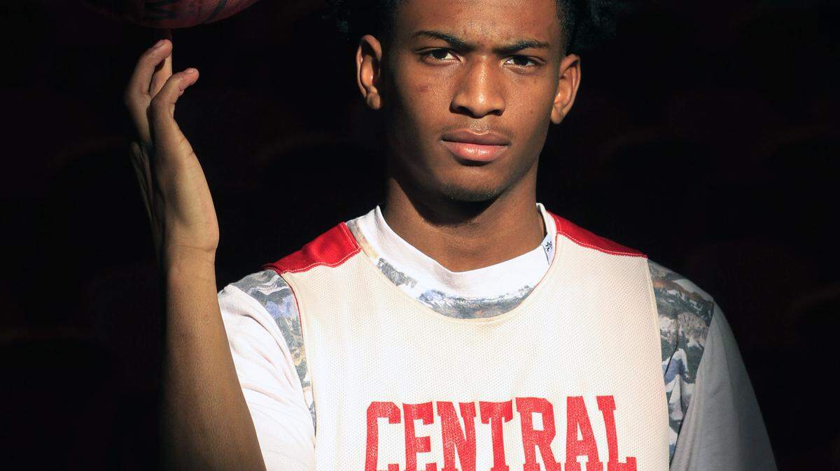 Mike Haskey mhaskey@ledger-enquirer.com Tre Todd of Central High School. 02/29/16