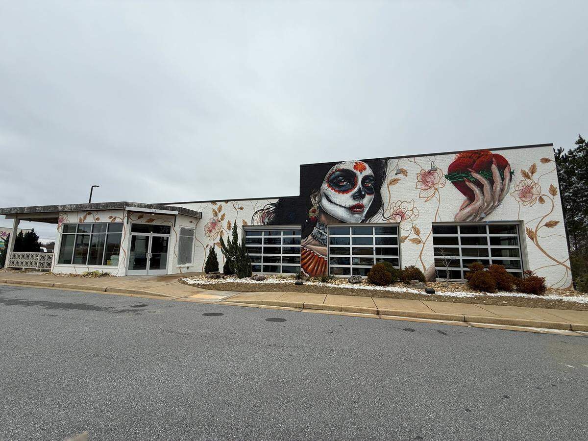 A new mural caught the eye of hundreds of Columbus foodies this week, causing speculation about a new restaurant opening in the former Pure Taqueria space at 8186 Veterans Parkway in Columbus.