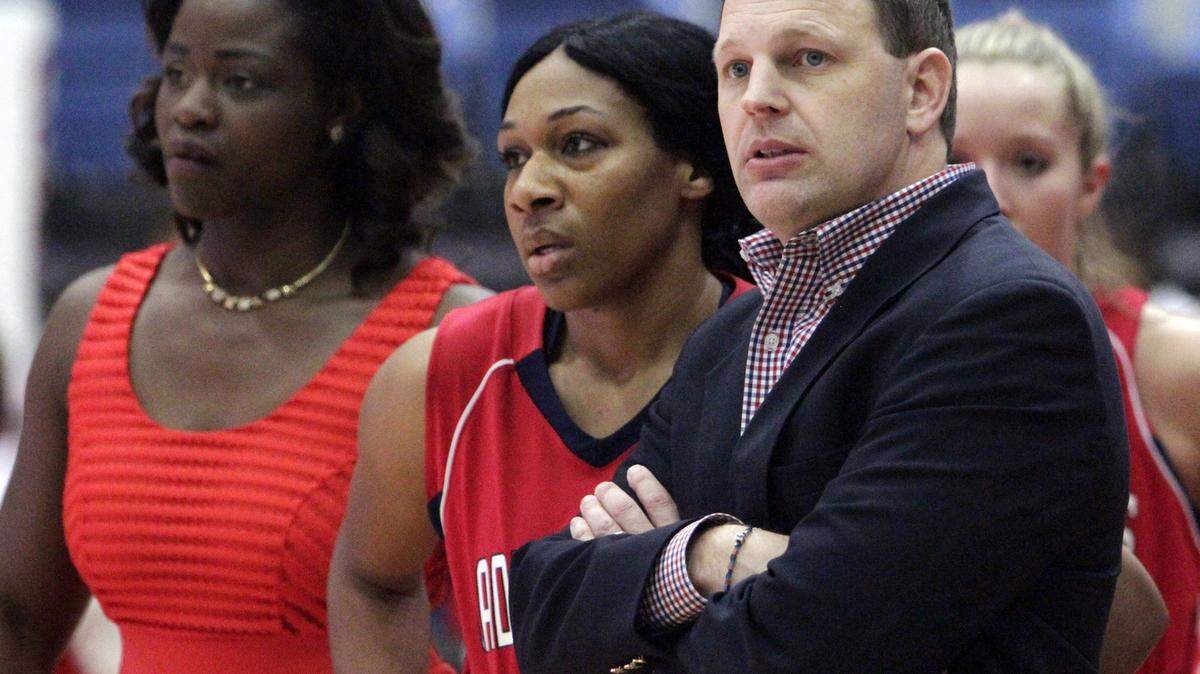 ROBIN TRIMARCHI rtrimarchi@ledger-enquirer.com 
 Columbus State University head women's basketball coach Jonathan Norton, right, watches play down court with guard Michelle Mitchell during first half play against Lander at the Lumpkin Center Tuesday. 01.19.16
