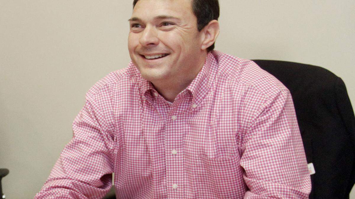 ROBIN TRIMARCHI rtrimarchi@ledger-enquirer.com 
 Chris Blackshear, currently the Phenix City member-at-large city councilman, talks with friends as they wait for election results to come Tuesday in for the Alabama House District 80 seat. 01.19.16