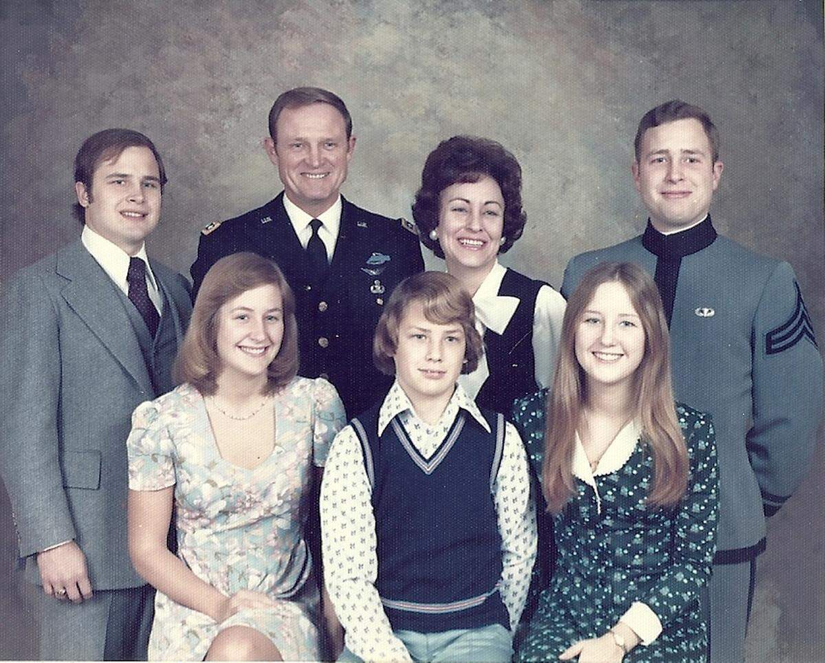 The Moore family in 1975: From top left, Greg, Hal, Julie, Steve; from bottom, left, Julie, Dave, and Ceci.
