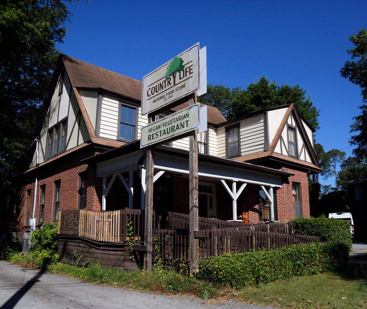 ​The Ledger-Enquirer’s first installment of our Columbus GA Cookbook features a local restaurant’s ​gluten-free, vegan twist on an Italian-American classic. Country Life Natural Food Store and Vegan/Vegetarian Restaurant shared their well-loved vegan lasagna recipe with us. 05/05/2025