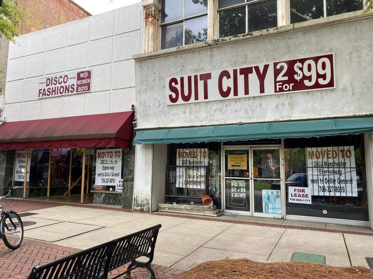 Suit City and Looking Good Discount Store, clothing stores that have been located in the 1000 block of Broadway for 40 years, recently consolidated and moved to 2602 Manchester Expressway.