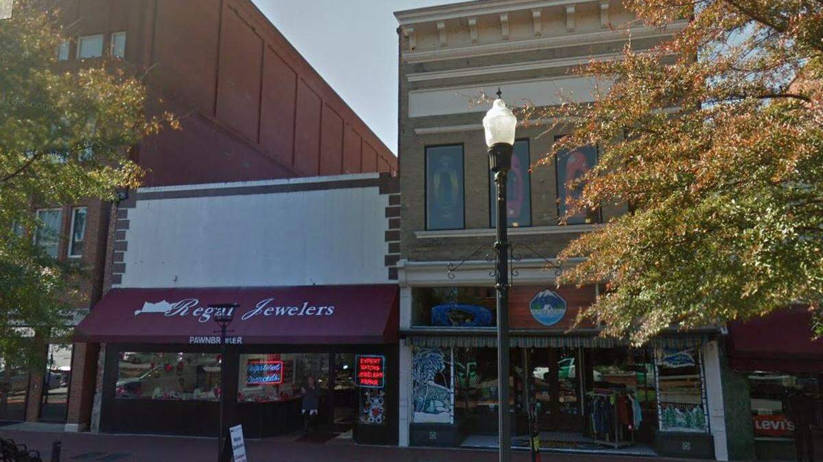 Outside World Columbus is now closing its 1025 Broadway store in the coming days, with Regal Jewelers next door at 1023 Broadway also shutting its doors after a run that began in 1964. --