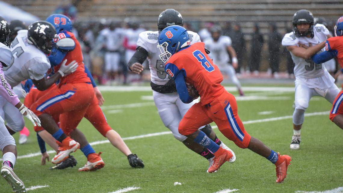 Columbus’ Tre Peterson officially signs for Ivy League School, two other Blue Devils headed to next level