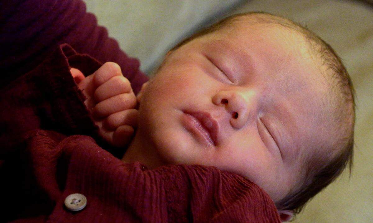 David and Megan Casciaro recently celebrated the birth of their daughter Elizabeth.