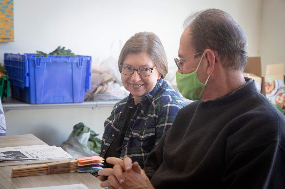 Shirley and Hal Campbell, two participants of the “Cooking Matters” course, win a set of bamboo utensils in a rafle before the class begins at The Food Mill in Columbus, Ga. on March 14, 2022.