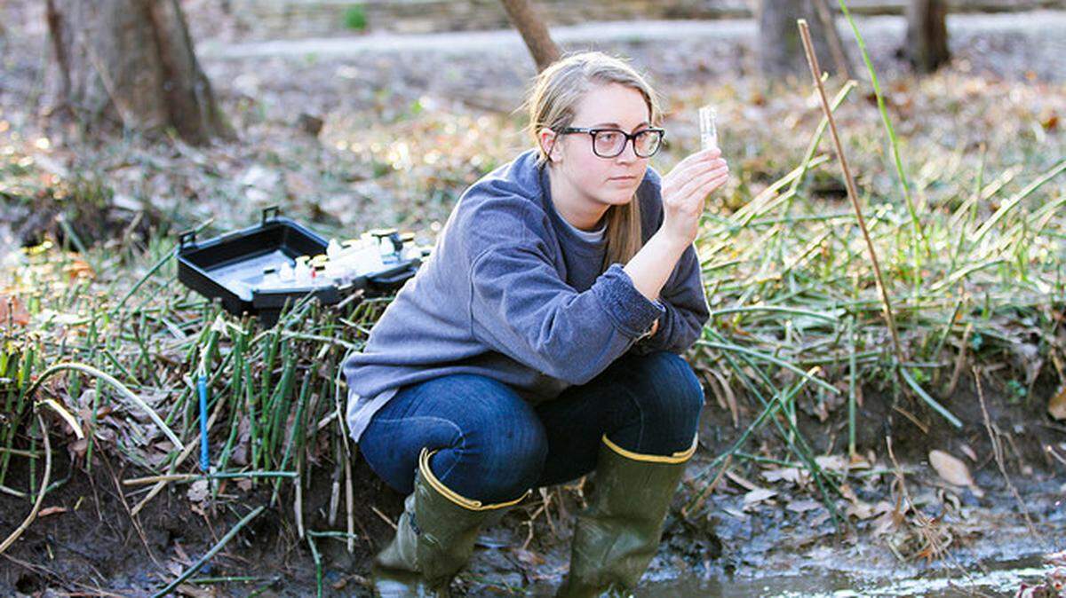 Alabama Water Watch monitors rivers.