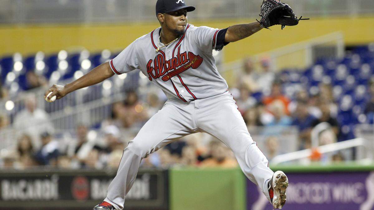 JOE SKIPPER/Associated PressAtlanta Braves starting pitcher Julio Teheran throws Miami Marlins in the first inning during a baseball game in Miami on Sept. 26, 2015.