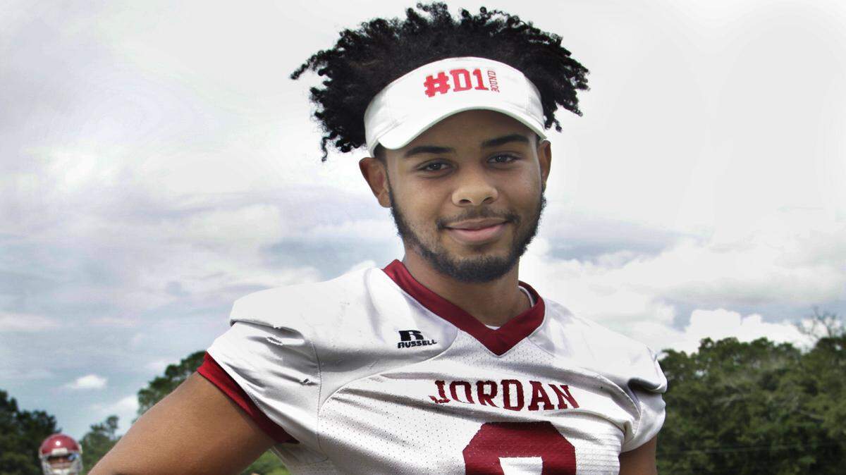ROBIN TRIMARCHI rtrimarchi@ledger-enquirer.com 
 Jordan High's Markus Wright. 08.19.15
