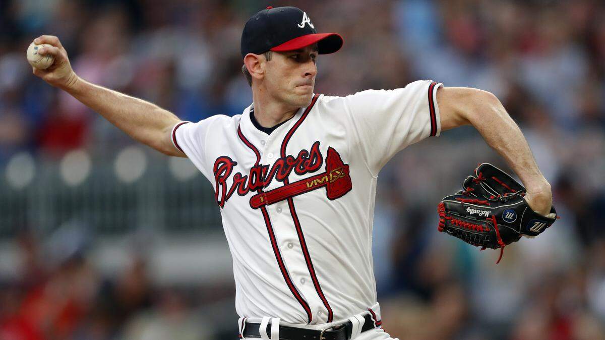 Atlanta Braves starting pitcher Brandon McCarthy works in the first inning of a baseball game against the San Francisco Giants, Saturday, May 5, 2018, in Atlanta