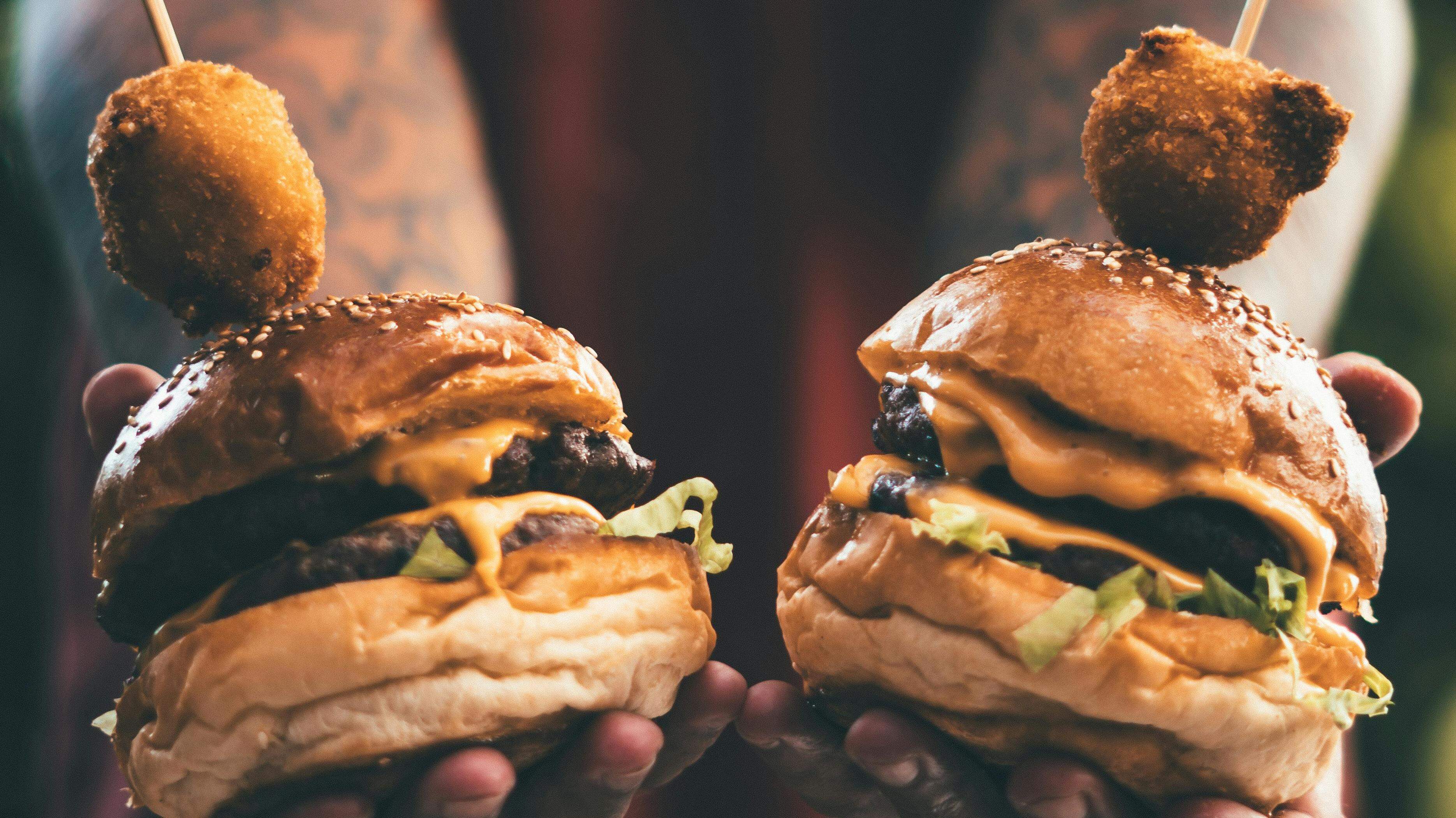 The Columbus burger battle heats up in the final round. Vote to crown the best