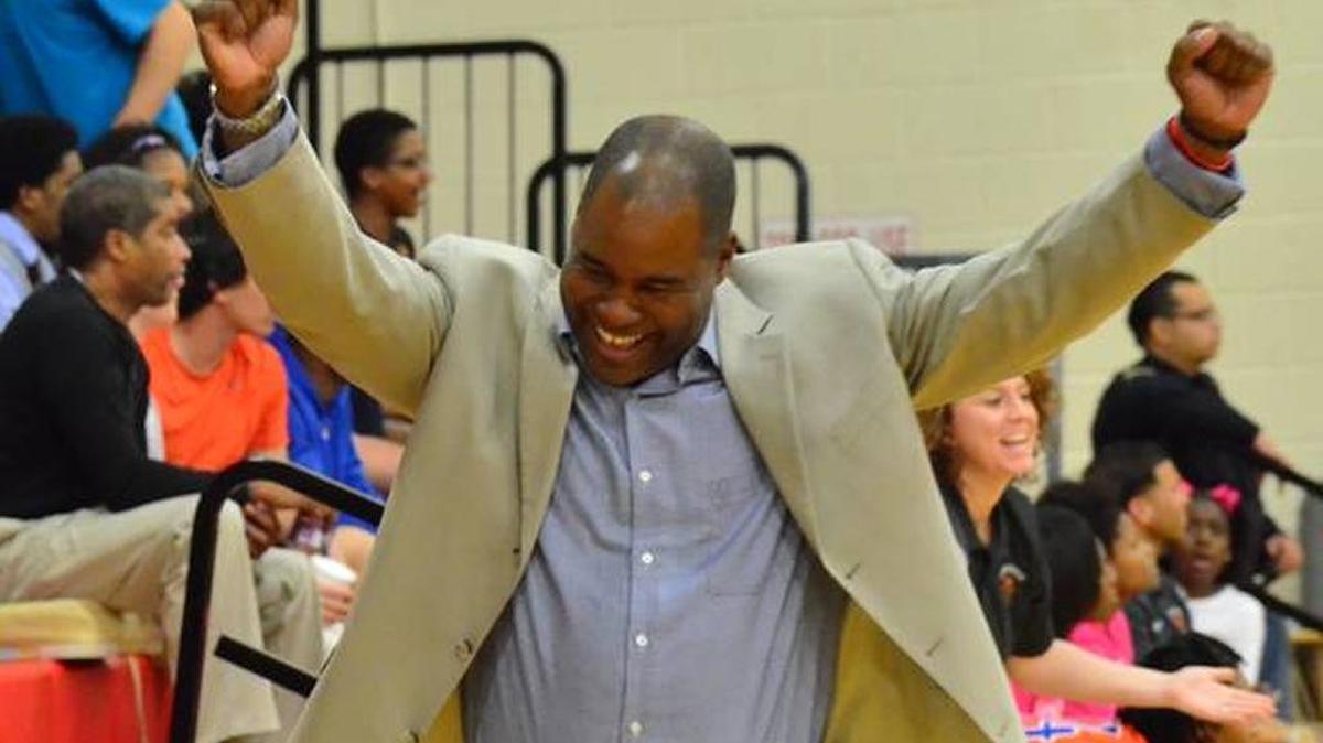 Hardaway athletic director Kendall Mills has stepped aside as the school’s girls basketball coach, tapping alum Kelly Ellison to take his place.