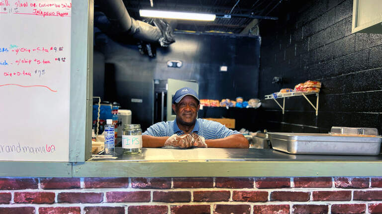 ‘The best doggone hot dogs’ in Columbus. New restaurant also has vegan options