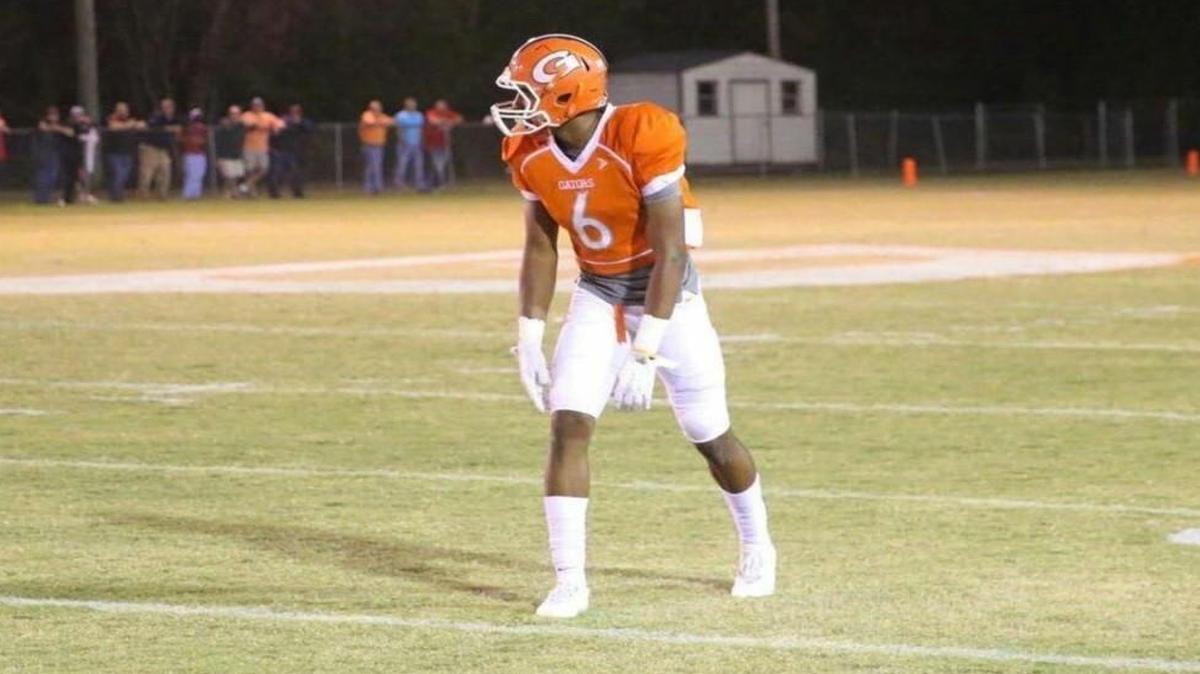 Cameron O'Neil is sticking by his commitment to Pitt and will sign with the Panthers on Wednesday.