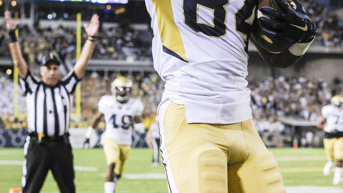 Georgia Tech wide receiver Micheal Summers (84) celebrates a touchdown reception in the end zone during the first quarter of an NCAA college football game against Alcorn State, Thursday, Sept. 3, 2015, in Atlanta. (AP Photo/John Amis)
