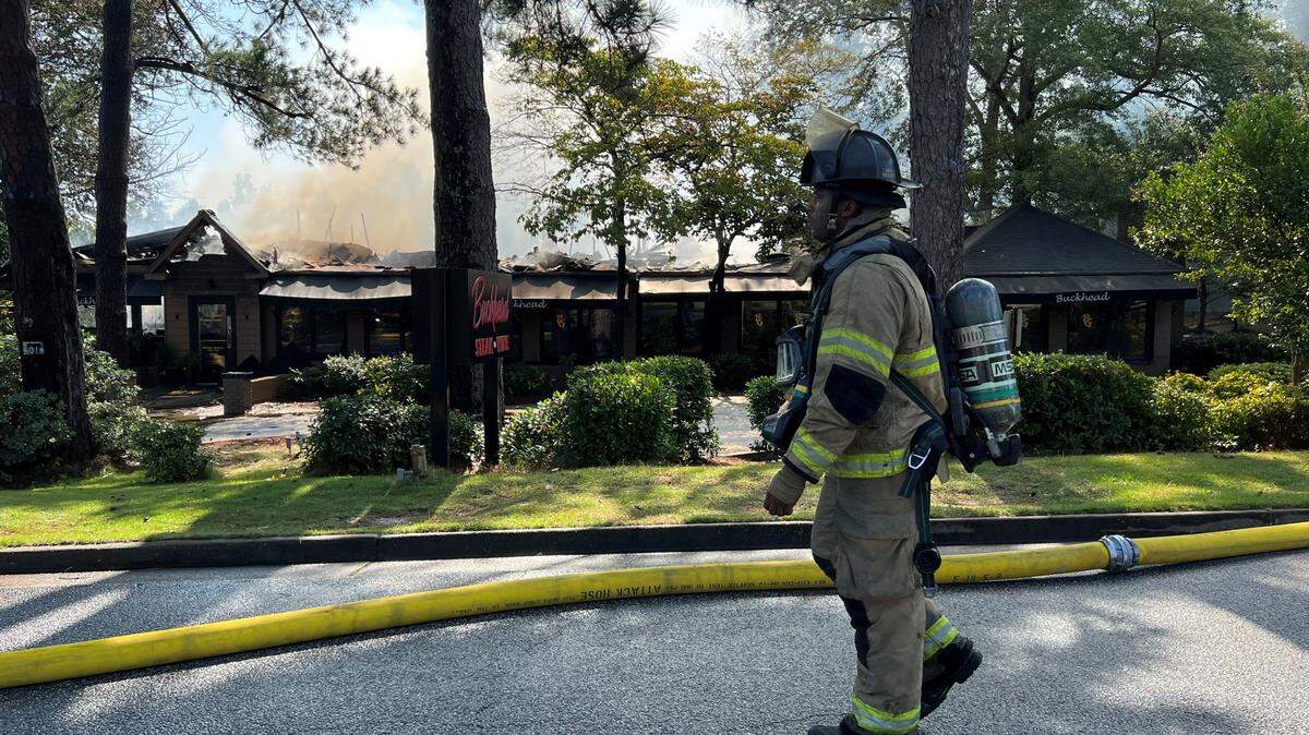 Columbus Fire and EMS respond to a fire at Buckhead Steak and Grill on Sept. 14, 2022.