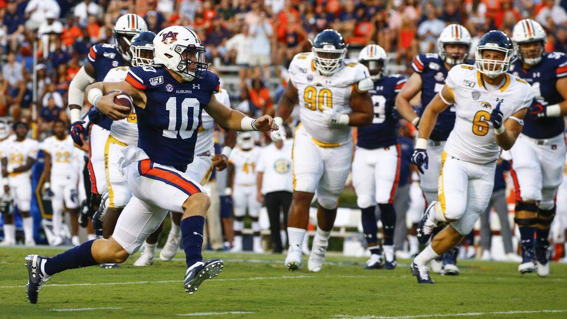 Bo Nix proving to be quarterback Auburn needs in strong win over Kent State