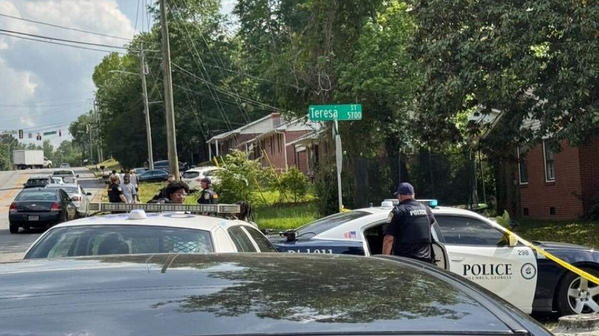 Columbus Police Department officers work the scene of a shooting that left one dead on Teresa Street in Columbus.