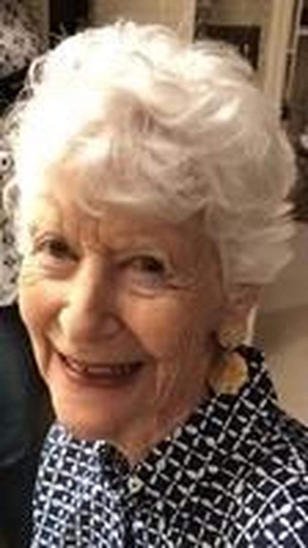 Annette Bender Less