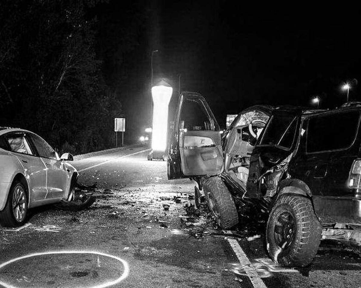 A photo of the scene of the crash on I-85 exit 62 in Opelika that left one dead and two injured.