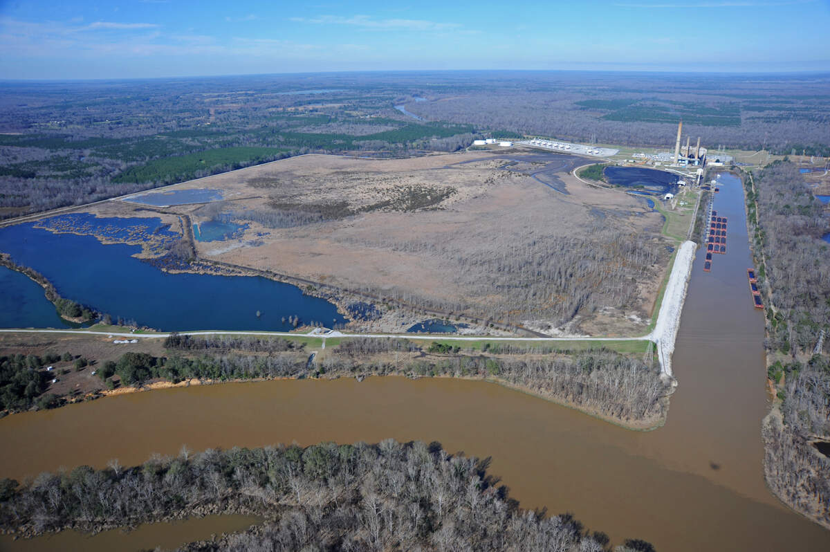 Coal-fired power plant, Greene (Alabama Power Company), Greene County, AL.