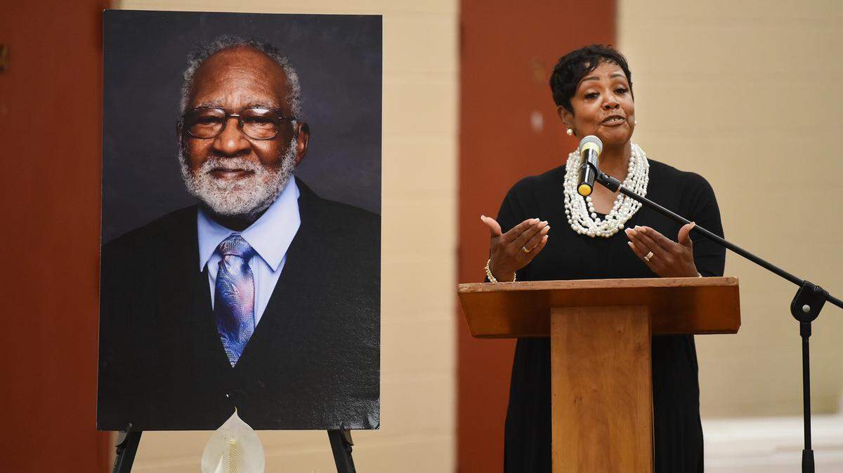 Rev. Valerie A. Thompson, pastor of Revelation Missionary Baptist Church in Columbus, leads a memorial service for Columbus Councilor Jerry “Pops” Barnes Thursday afternoon. 04/25/2024