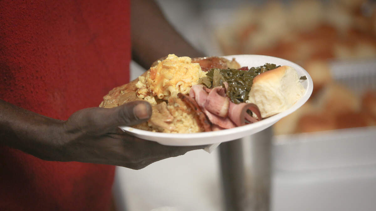 Many restaurants will be open on Thanksgiving day. 