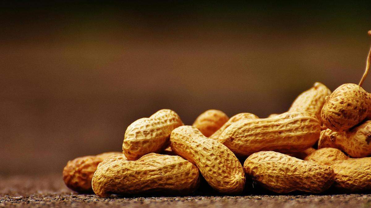 https://www.pexels.com/photo/close-up-photo-of-shelled-peanuts-209371/