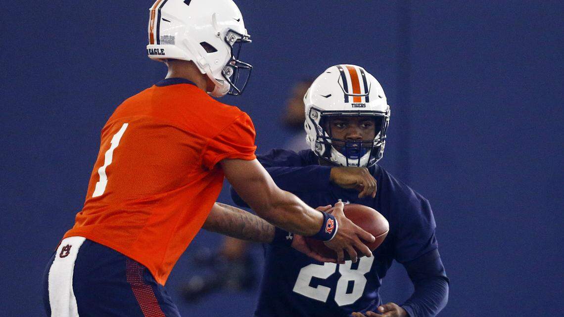 Auburn-Oregon: How to approach betting on marquee college football battle